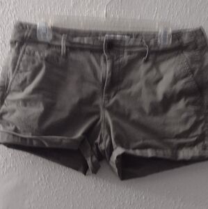 Women's Old Navy shorts army green Sz 10 4 pockets
